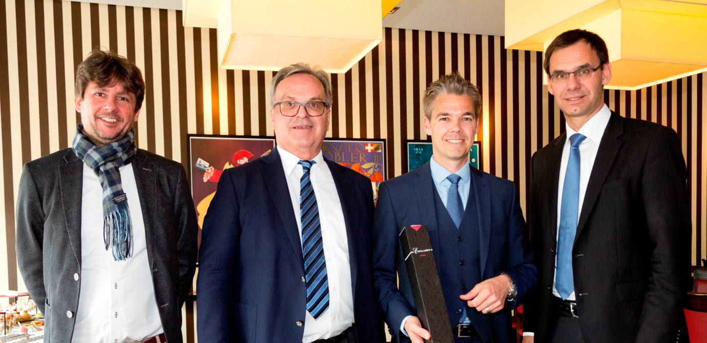 Josef Jenny (Rhomberg Bau), Peter Greußing (Rhomberg Bau), Martin Glauser (stv. Centerleiter) und Markus Wallner (Landeshauptmann von Vorarlberg) im WESTside, Bern (Foto: Büro Landeshauptmann Mag. Wallner)